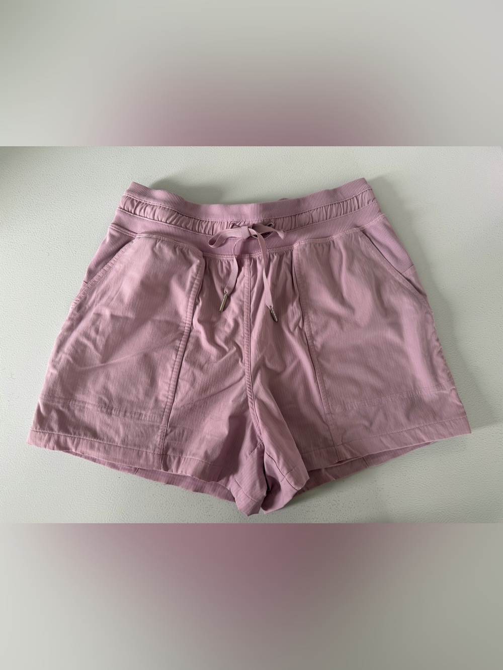 Lululemon Dance Studio Mid-Rise Shorts 3” Size 4 Pink